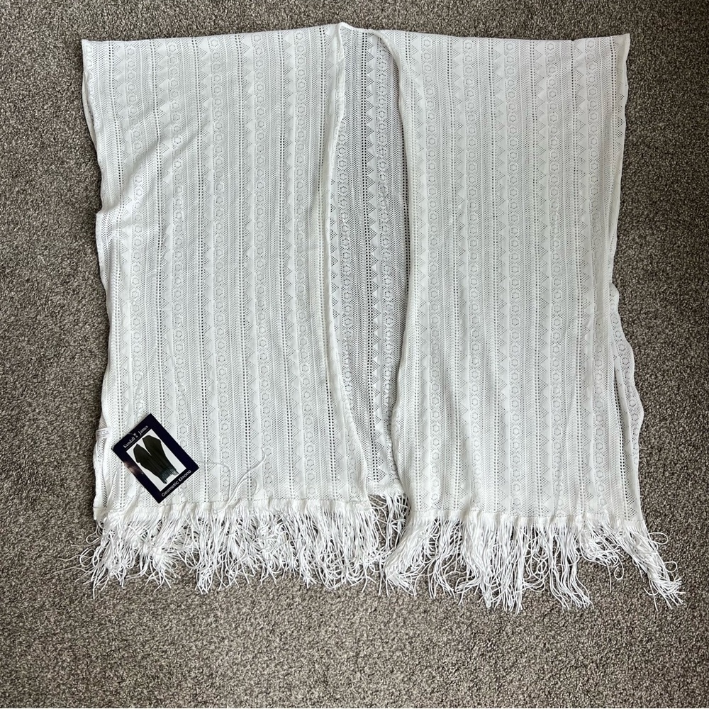 Kendall & James NWT White Lace & Fringe Kimono‎ Shaw, One Size Fits Most